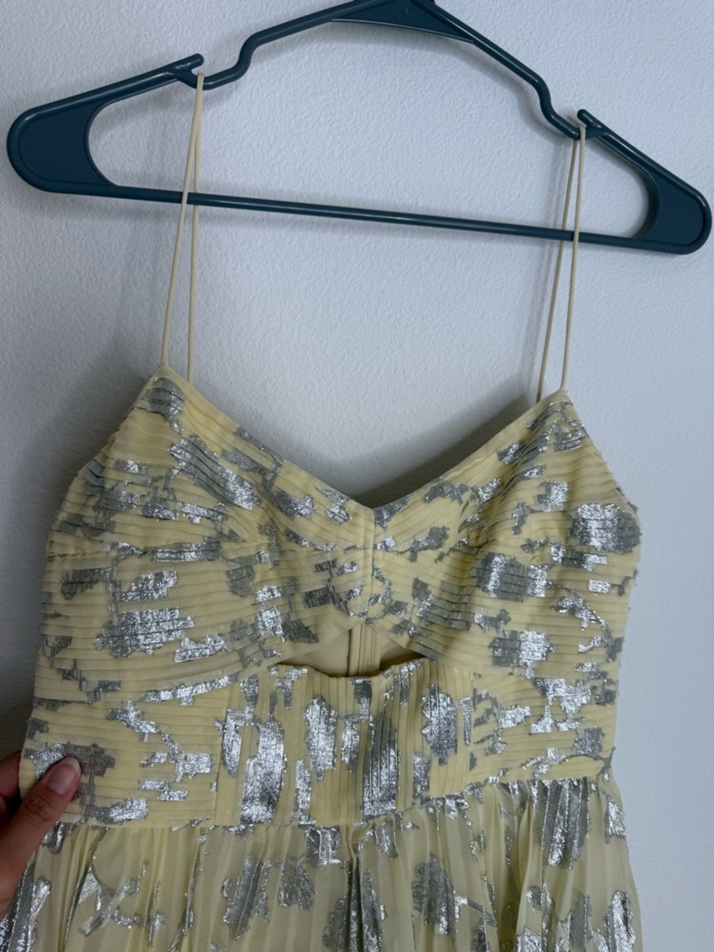 Self-Portrait Yellow Metallic
Jacquard Tiered Midi Dress Sz 8 - Picture 6 of 16